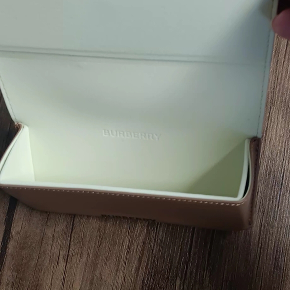 Burberry Tan Leather Laptop Case - Picture 4 of 6